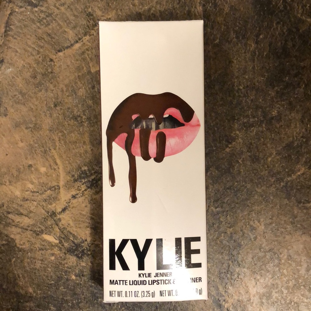 Kylie Jenner Matte Liquid Lipstick and Lip Liner